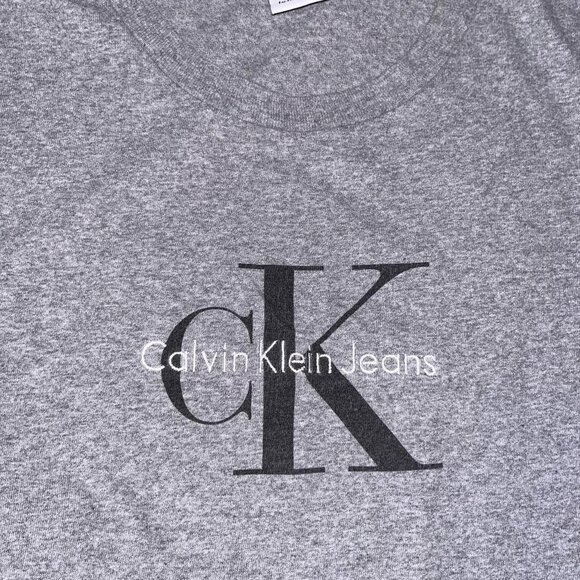 Vintage 90s Calvin Klein t shirt - Picture 2 of 5